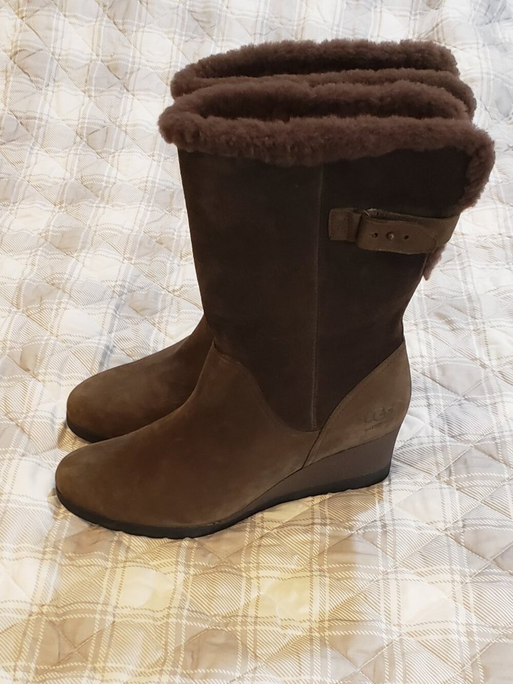 UGG Women's edelina waterproof suede wedge boots Size 11 (NO BOX)